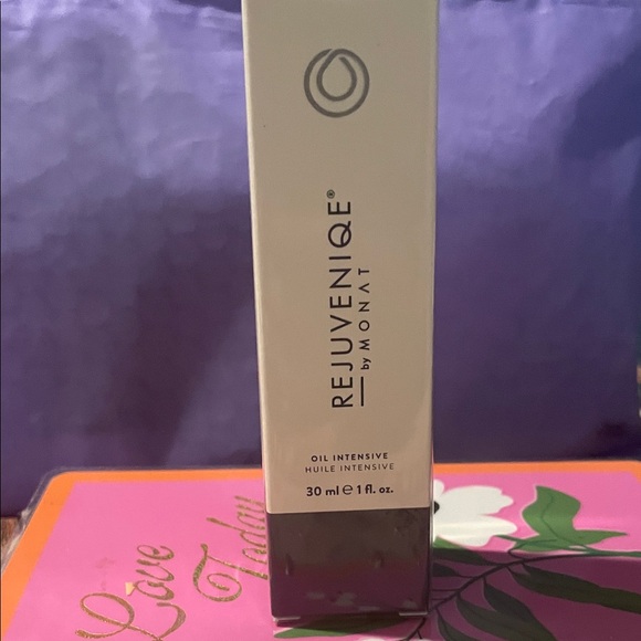 Rejuveniqe Oil Intensive - White